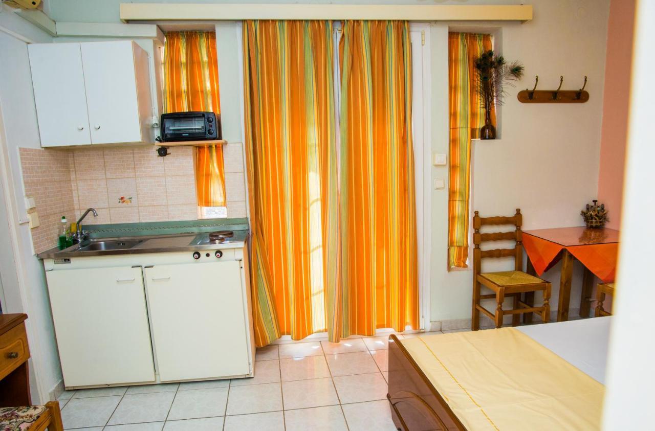 Myros Studios Argostoli  Luaran gambar